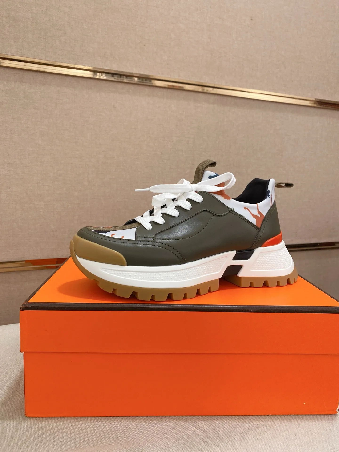 Men's clothing and shoes💰: 600💰《HERMES》【Classic original order·Version】Hermès; top 🔝purchasing agent🔍🔍men's latest 🇺🇸 counter sales simultaneously, imported from Italy original ▲▲cowhide ▲▲ (high-end, nobility, class) ) Exquisite workmanship (Italian 🇮🇹 imported water-dyed 🐂 cowhide lining) sole: original sole provided by the original factory, ⚠️exclusive double-layer activity·TPR·rubber·combined molded outsole; super comfortable·wear-resistant·non-slip·environmental protection The real thing is more beautiful if you take the real thing (high quality, follow the order). You can enter and exit the counter at will * Number of yards: 38-44 (can be customized 45-46, non-returnable)